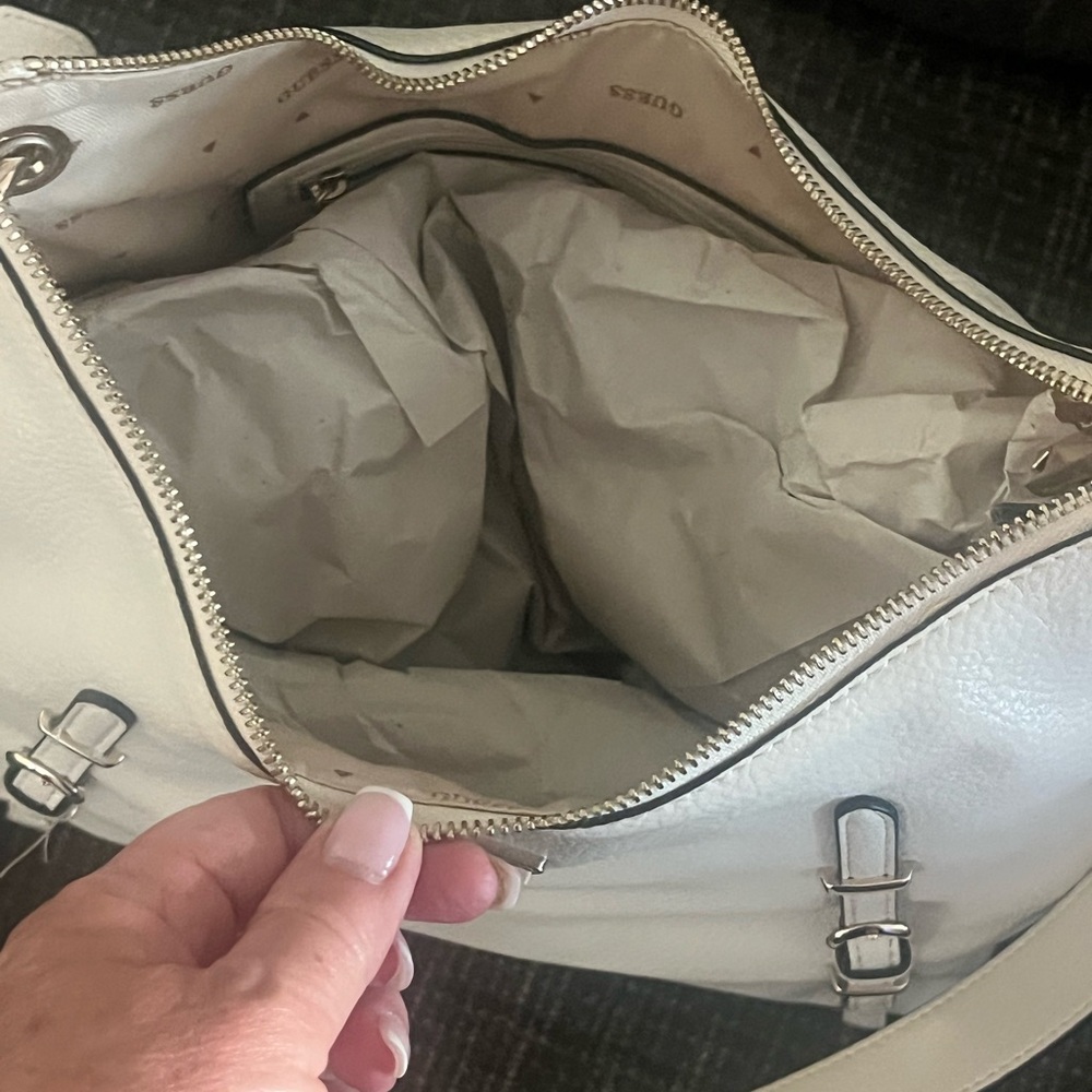 Elegant White Leather Handbag